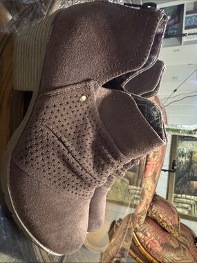 Earth Origins Dusty Mauve Suede Perforated Ankle Booties